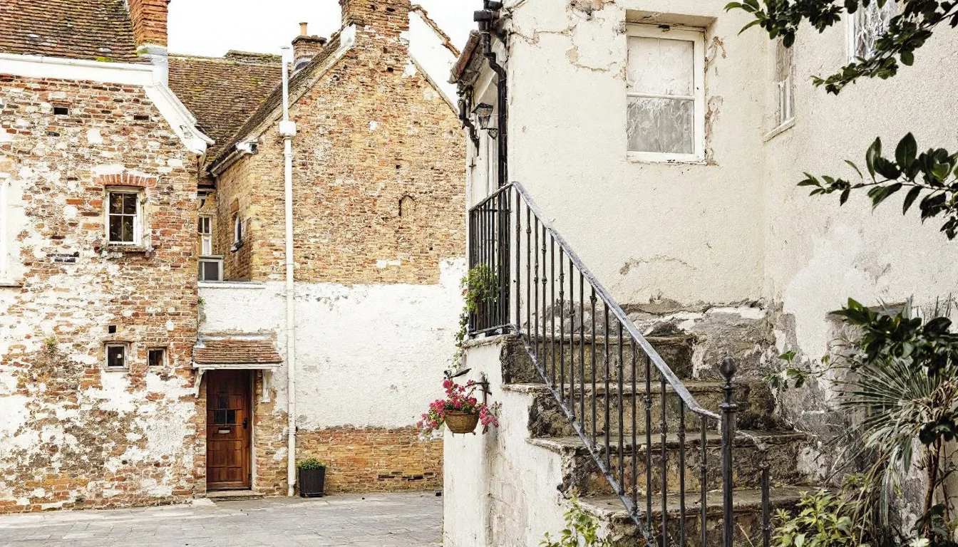Lime Render vs Cement Render: The Repair Protocol Every Old-House Owner Needs to Know
